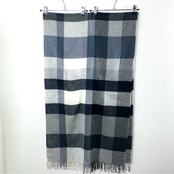 Fraas Feel Cashmink Gray Black Plaid Scarf - Picture 4 of 10